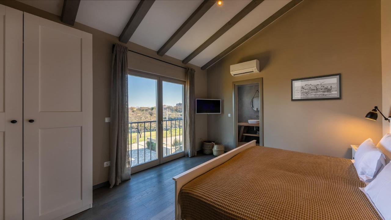 Villa & Jardin - Luxury Villa With Swimming Pool Vrh  Exterior photo