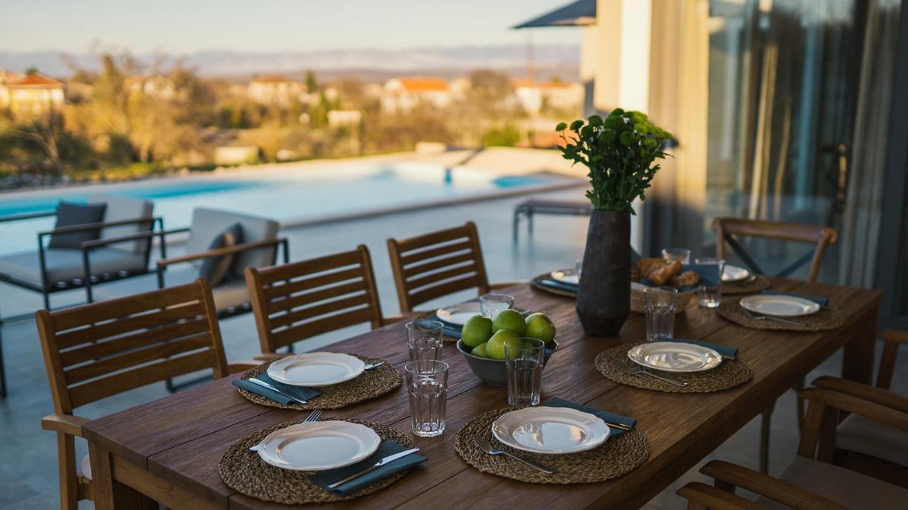 Villa & Jardin - Luxury Villa With Swimming Pool Vrh  Exterior photo